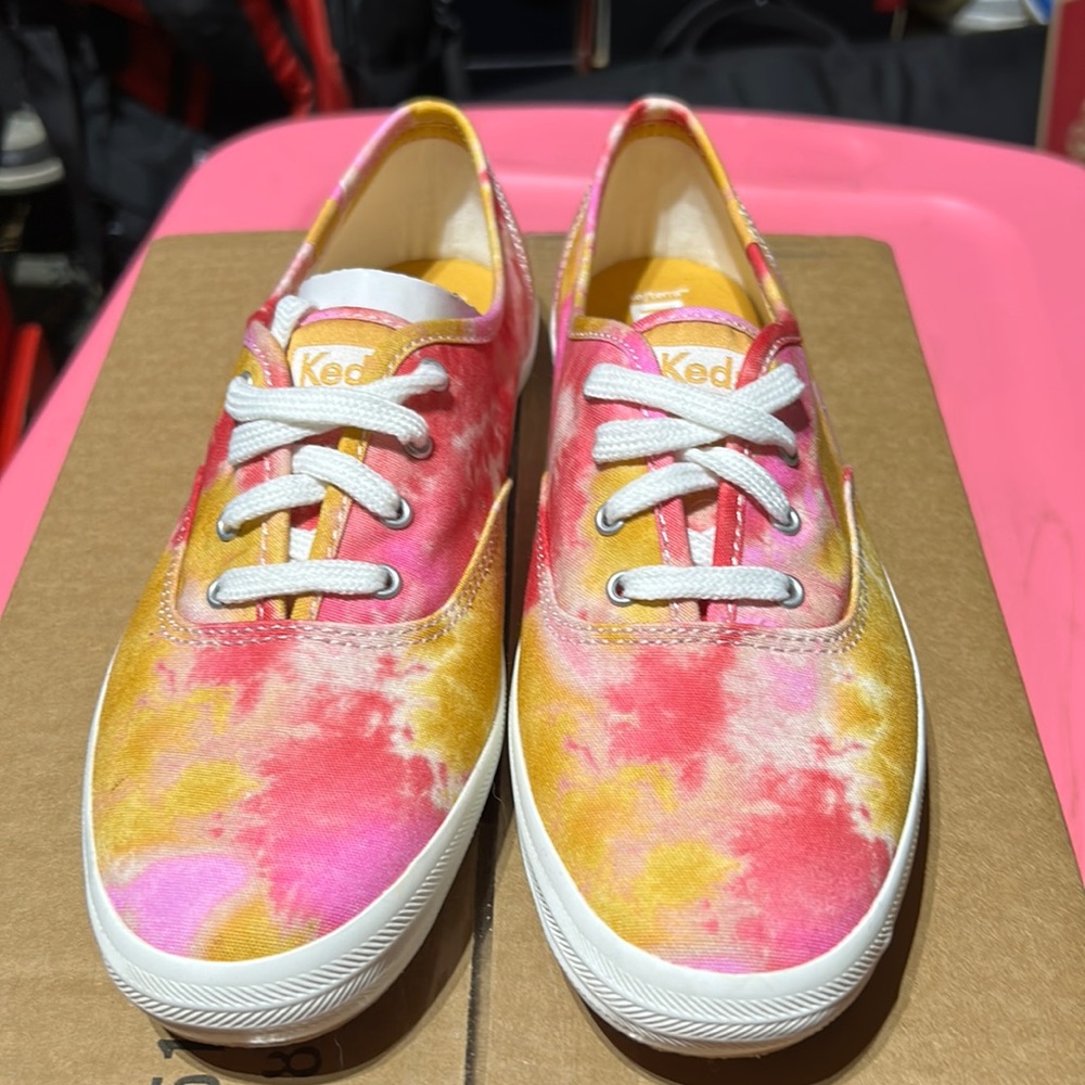 Keds lace up brand new never worn pink/orange tie dye sneakers women’s size 8